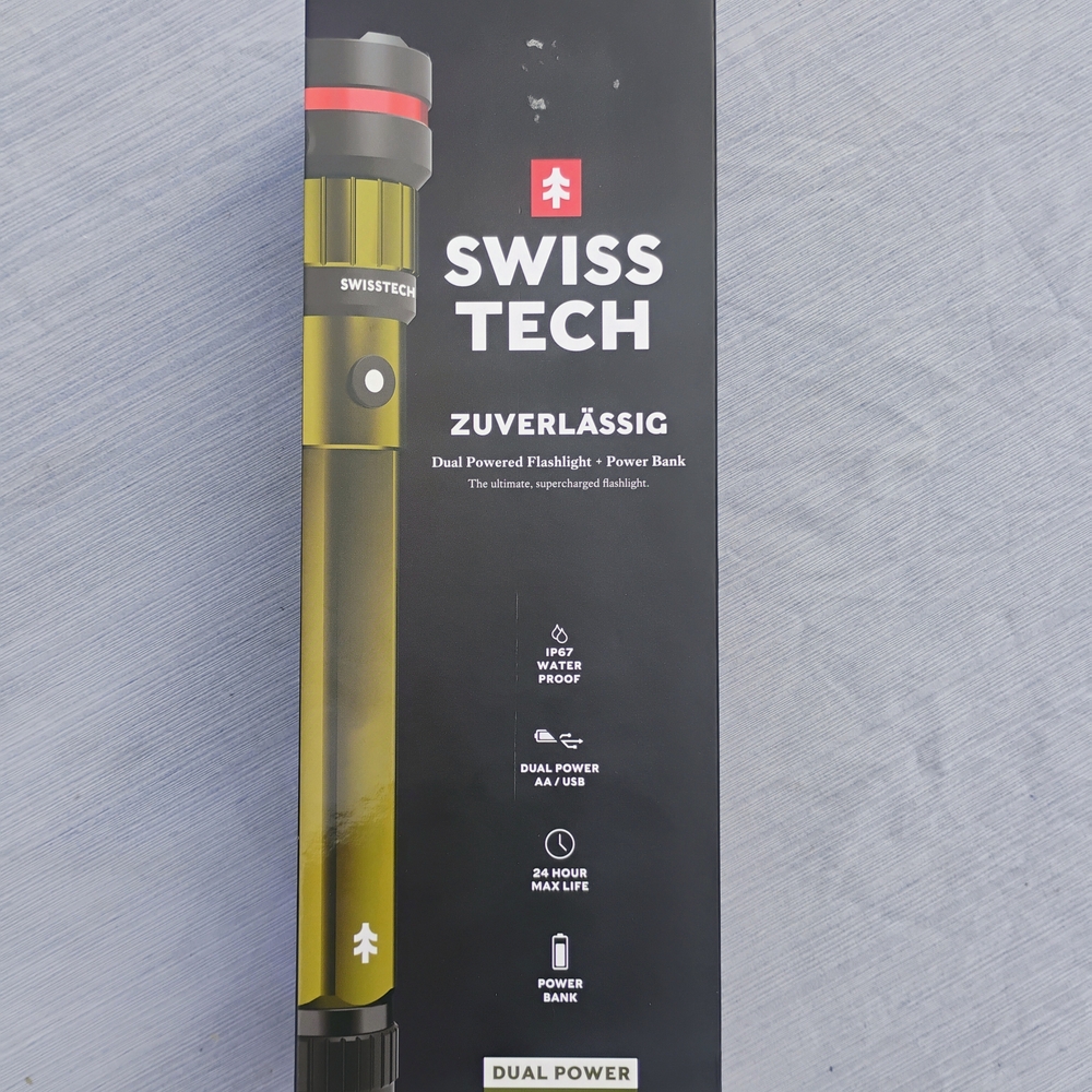 Swiss Tech Dual Powered Flashlight and Power Bank